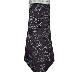 New Geoffrey Beene Purple Silver  Paisley Floral Men's Tie Silk